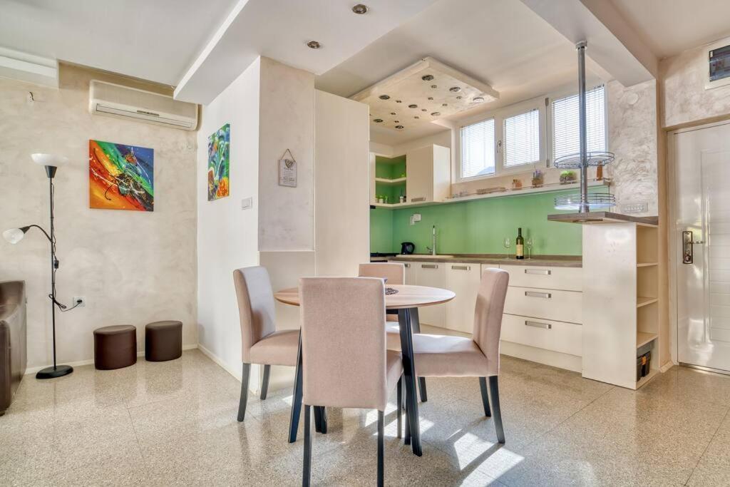 Cozy Nest Apartment- Central And Seaboard With Elevator Kotor Exterior foto