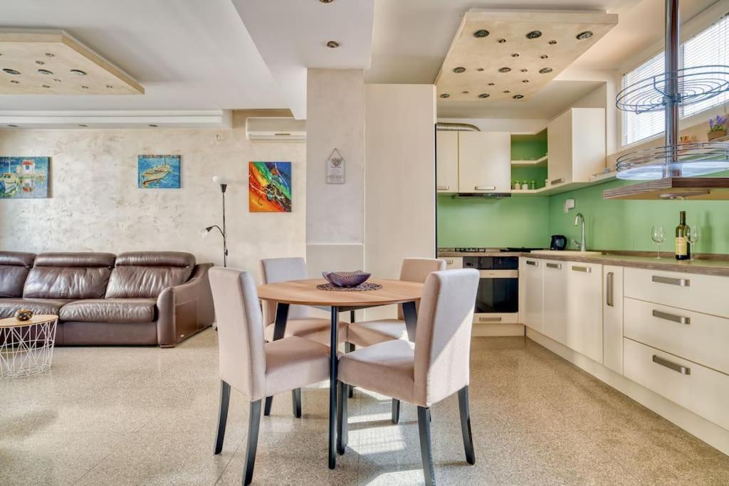 Cozy Nest Apartment- Central And Seaboard With Elevator Kotor Exterior foto